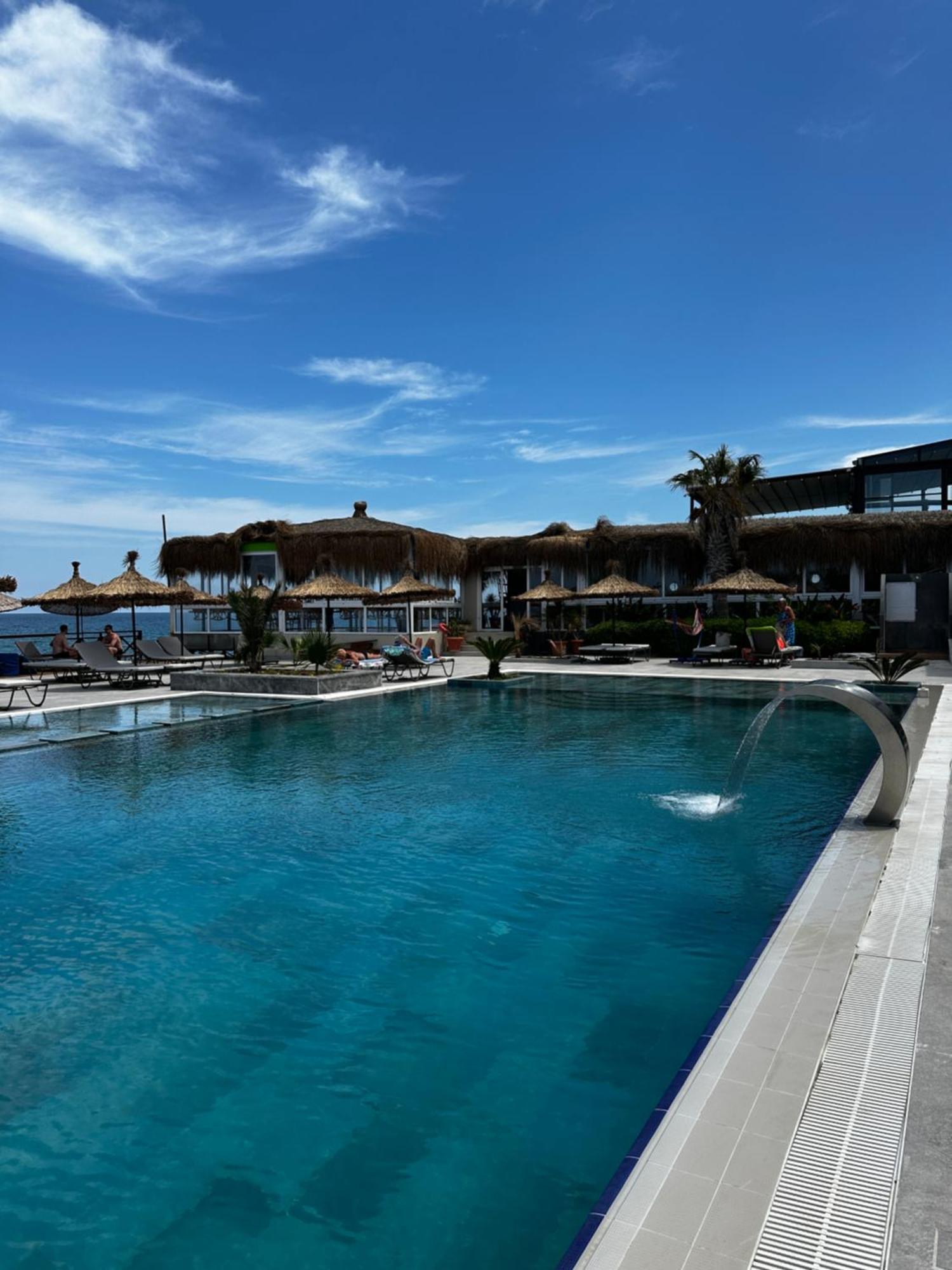 Manolya Hotel Lapithos  Exterior foto