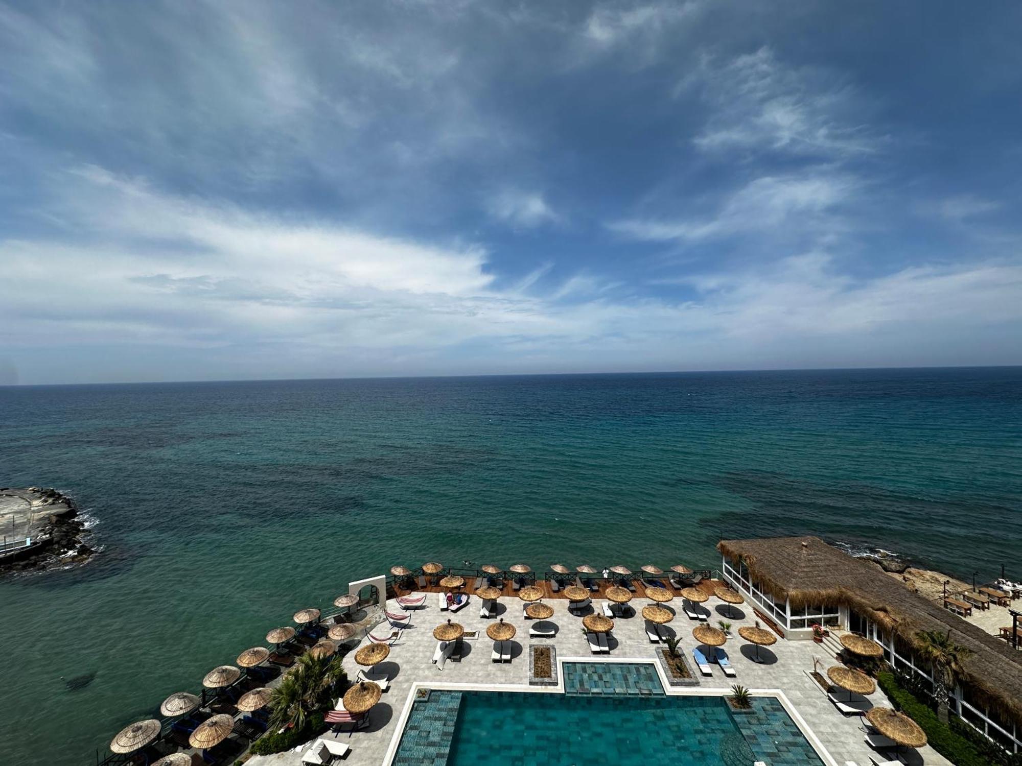 Manolya Hotel Lapithos  Exterior foto