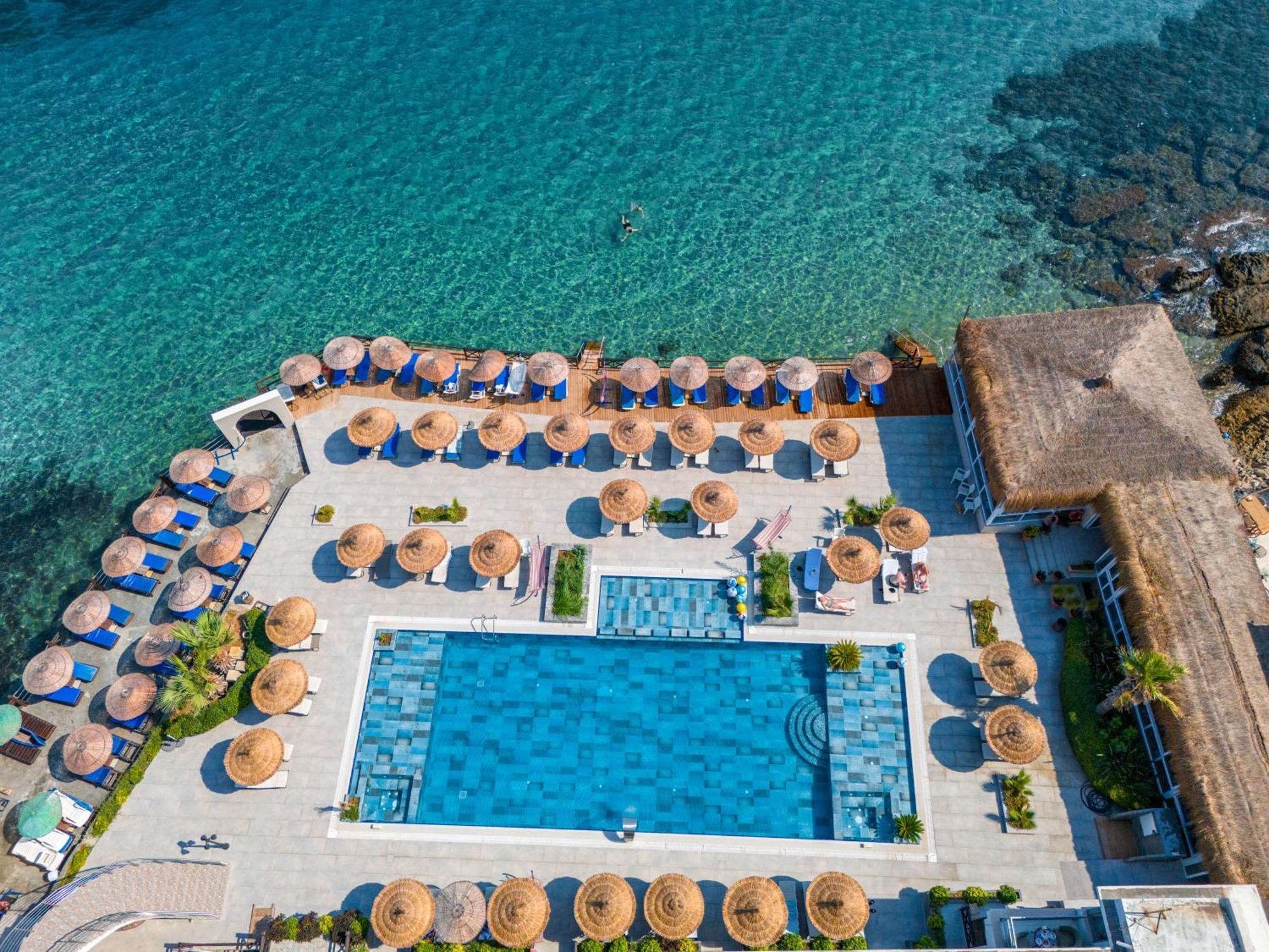 Manolya Hotel Lapithos  Exterior foto