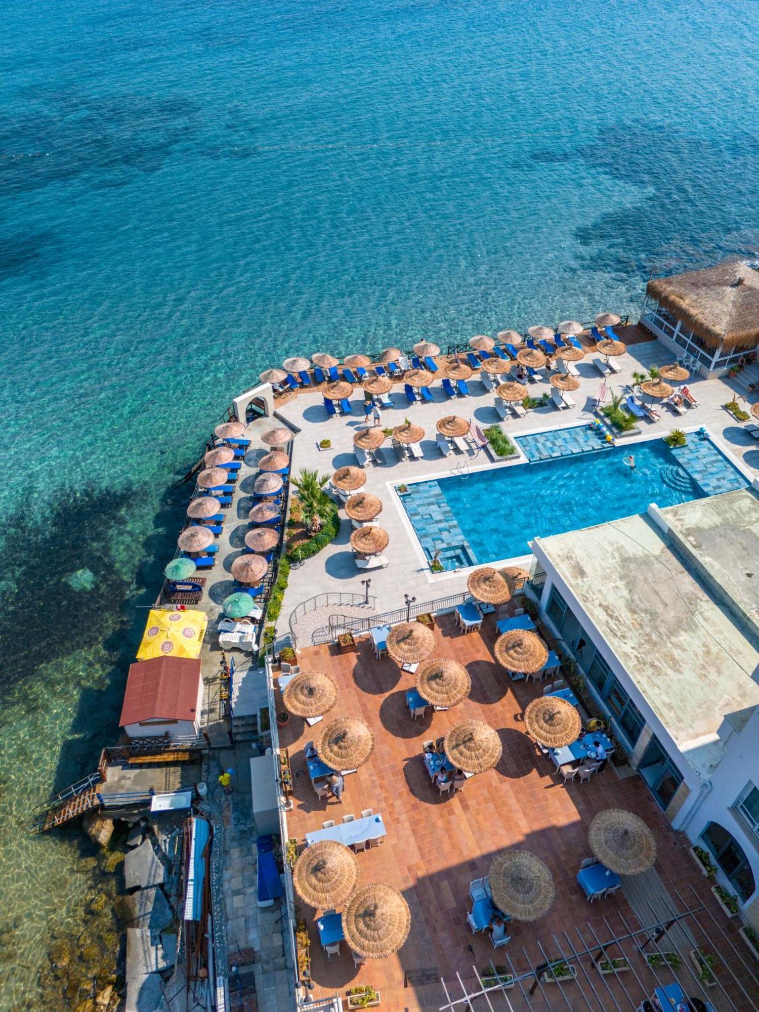 Manolya Hotel Lapithos  Exterior foto