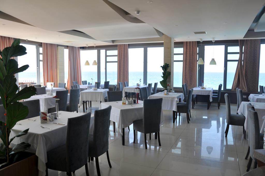 Manolya Hotel Lapithos  Exterior foto